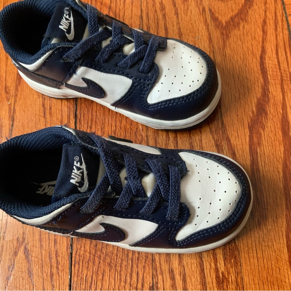 Nike Baby Toddler Dunk Low White Navy Blue Pre-owned Athletic Sneakers Size 8C - Picture 5 of 9